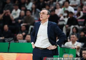 解说：辽宁少了克里斯差了好多 球队内线问题这几年还是不好解决